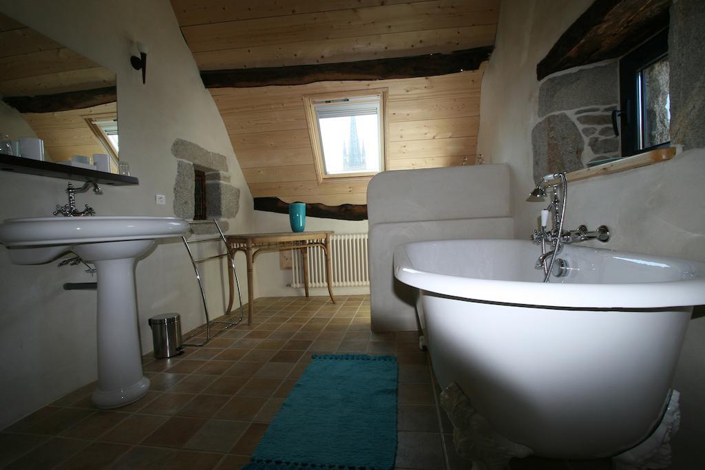 Le Clos St Yves แซ็ง-โปล-เดอ-ลีอง ห้อง รูปภาพ