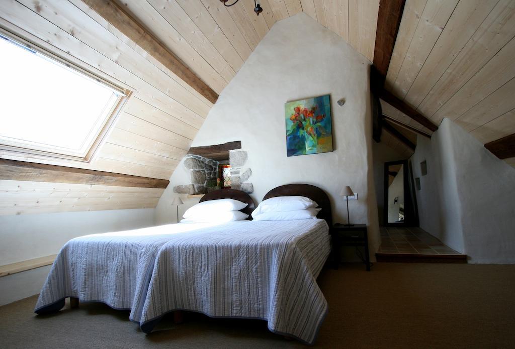 Le Clos St Yves แซ็ง-โปล-เดอ-ลีอง ห้อง รูปภาพ