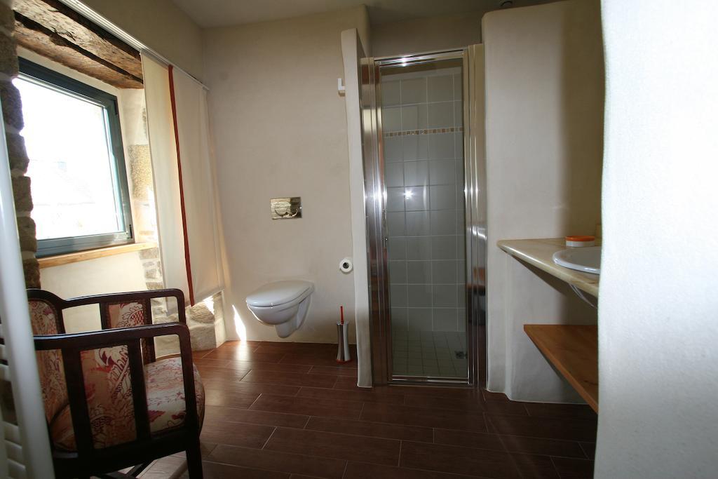 Le Clos St Yves แซ็ง-โปล-เดอ-ลีอง ห้อง รูปภาพ